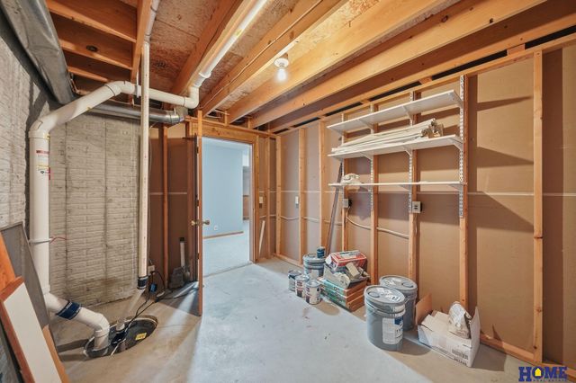 4516 Fir Hollow Lane, Lincoln, NE 68516