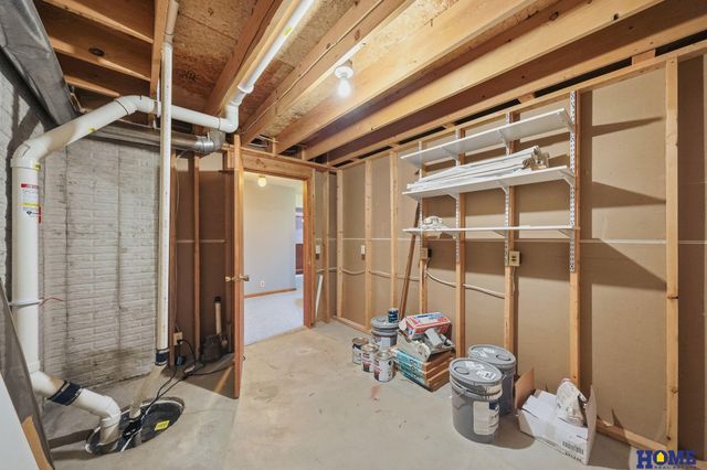 4516 Fir Hollow Lane, Lincoln, NE 68516