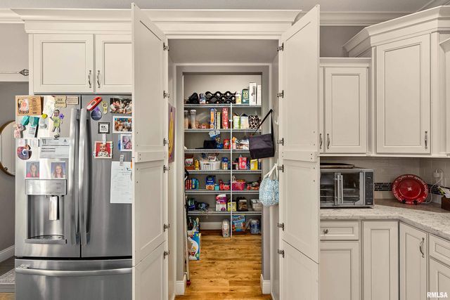 346 Shaggybark Trail, Morton, IL 61550