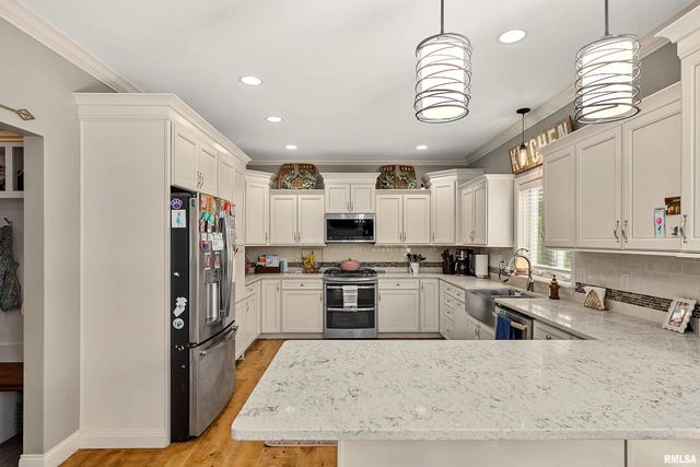 346 Shaggybark Trail, Morton, IL 61550