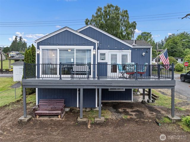 8016 E Daniels Loop, Port Orchard, WA 98366