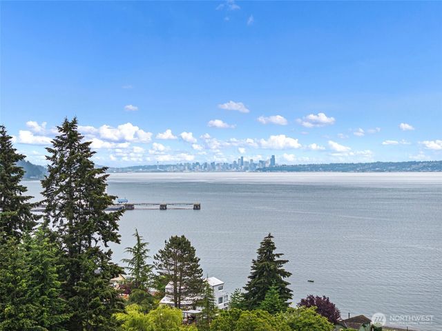 8016 E Daniels Loop, Port Orchard, WA 98366