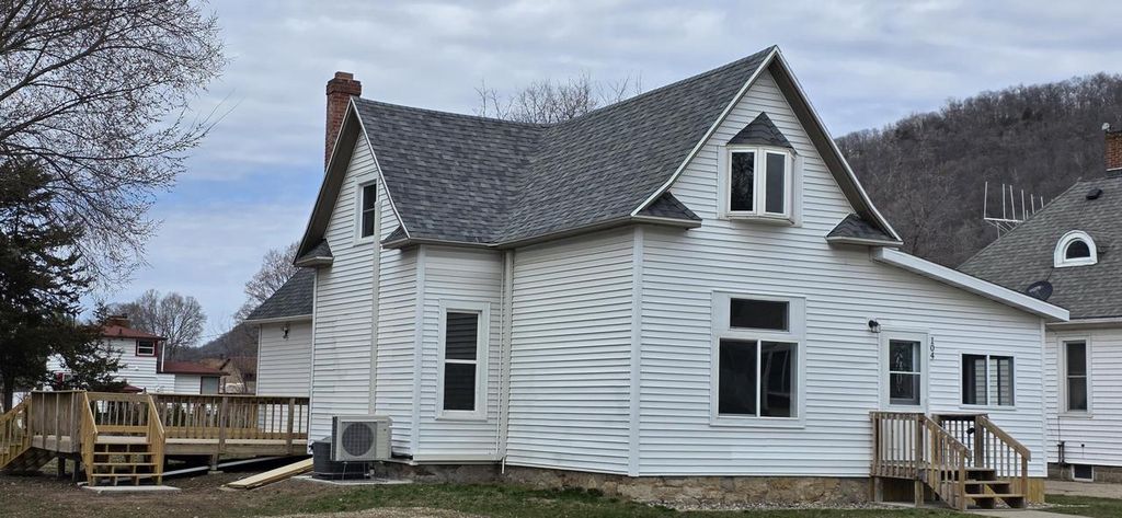 104 W 5th STREET, Cochrane, WI 54622