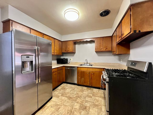 1414 W Chase Avenue D, Chicago, IL 60626
