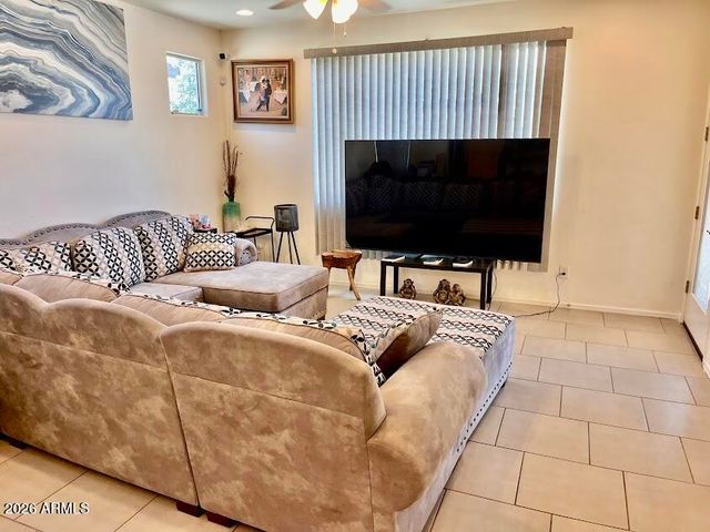 2723 W APOLLO Road, Phoenix, AZ 85041
