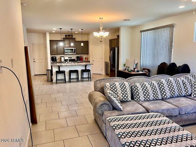 2723 W APOLLO Road, Phoenix, AZ 85041