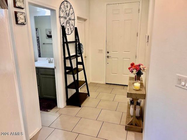 2723 W APOLLO Road, Phoenix, AZ 85041