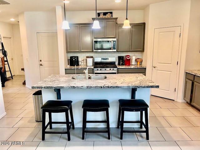 2723 W APOLLO Road, Phoenix, AZ 85041