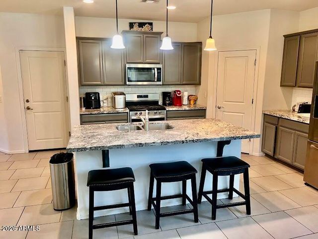 2723 W APOLLO Road, Phoenix, AZ 85041