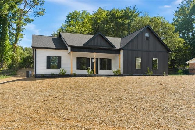 4340 Mashie Drive, Pfafftown, NC 27040