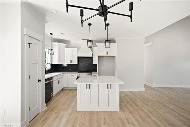 4340 Mashie Drive, Pfafftown, NC 27040
