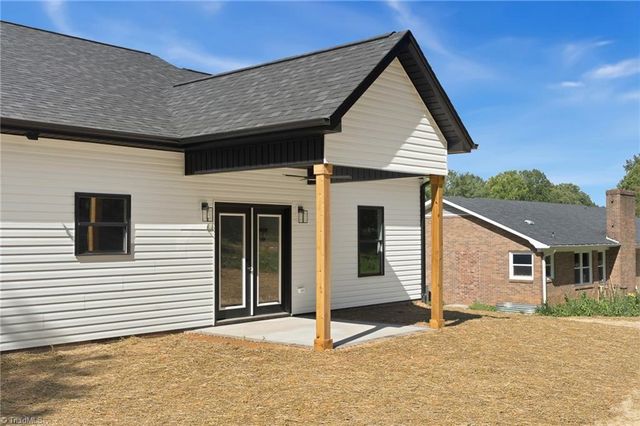 4340 Mashie Drive, Pfafftown, NC 27040