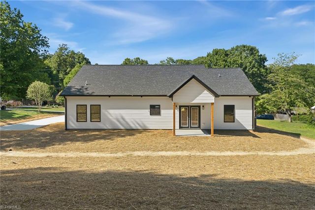 4340 Mashie Drive, Pfafftown, NC 27040