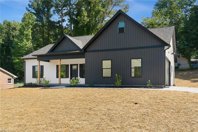 4340 Mashie Drive, Pfafftown, NC 27040