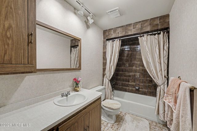 68 Yellow Brick Road, Wayne, NJ 07470