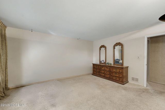 68 Yellow Brick Road, Wayne, NJ 07470