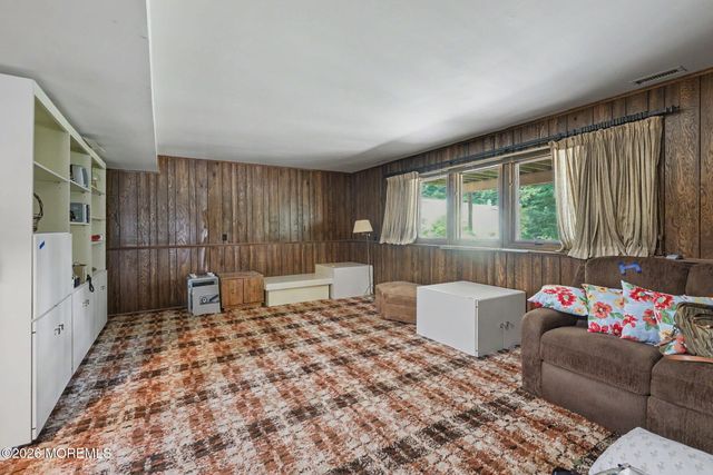 68 Yellow Brick Road, Wayne, NJ 07470