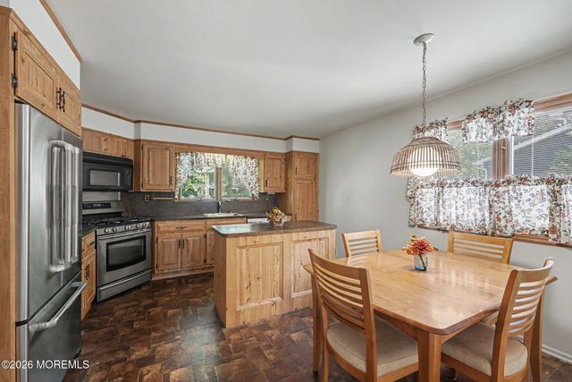 68 Yellow Brick Road, Wayne, NJ 07470