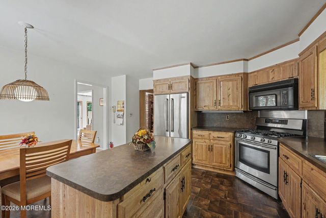 68 Yellow Brick Road, Wayne, NJ 07470