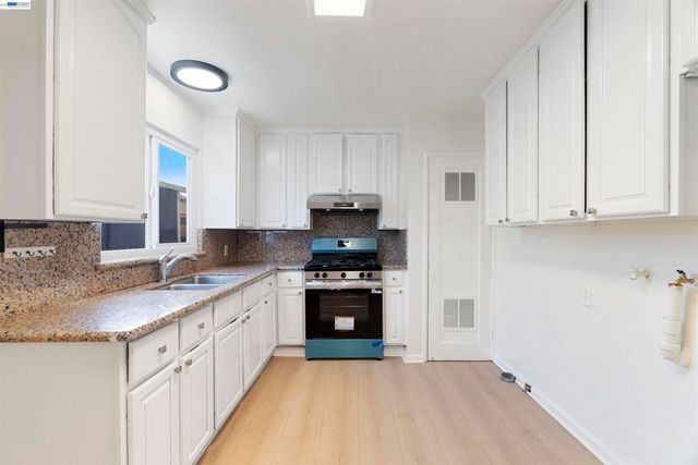 1006 72nd Ave, Oakland, CA 94621
