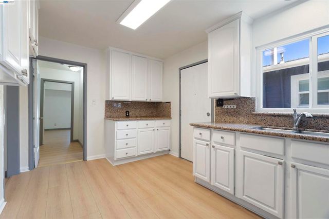 1006 72nd Ave, Oakland, CA 94621