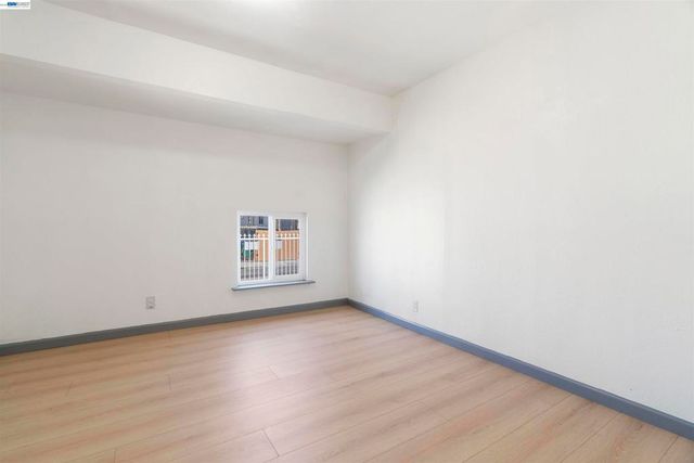 1006 72nd Ave, Oakland, CA 94621