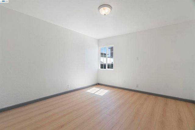1006 72nd Ave, Oakland, CA 94621