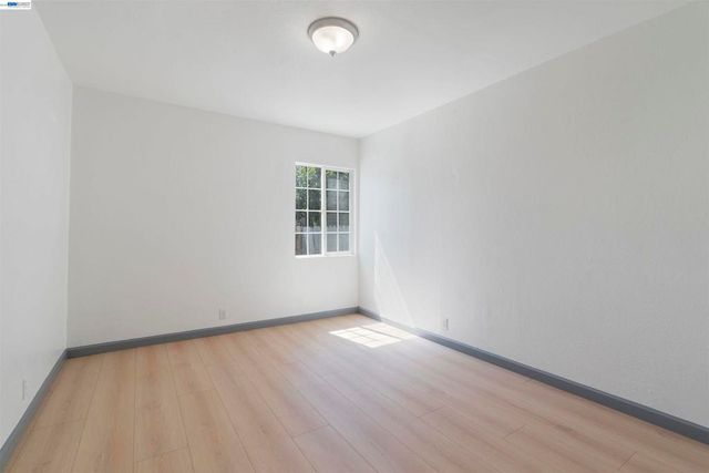 1006 72nd Ave, Oakland, CA 94621