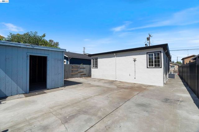 1006 72nd Ave, Oakland, CA 94621