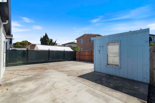 1006 72nd Ave, Oakland, CA 94621