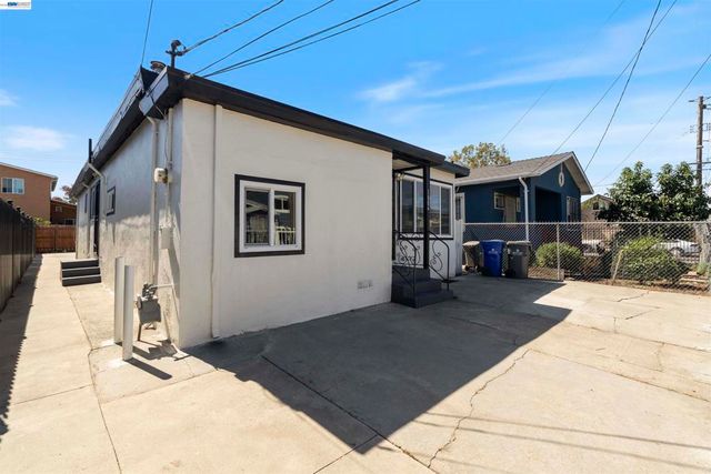 1006 72nd Ave, Oakland, CA 94621