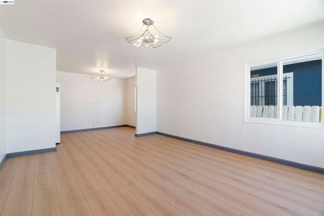 1006 72nd Ave, Oakland, CA 94621
