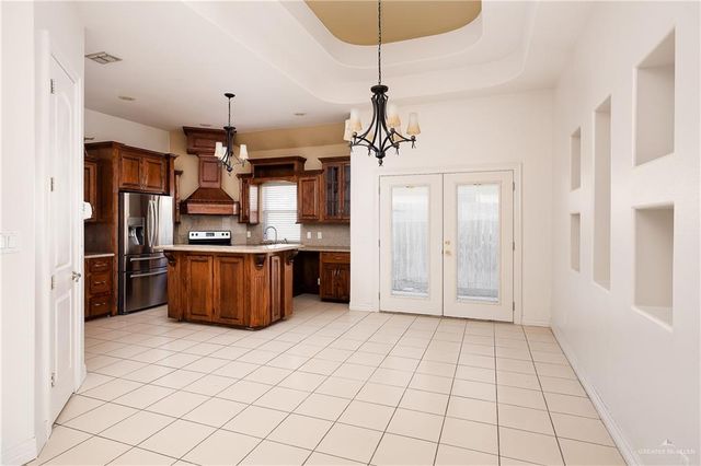 402 Hackberry Avenue, Mission, TX 78572