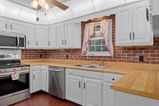 25989 GERONIMO STREET, Brooksville, FL 34601