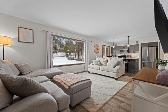 W269S3616 Merrill Hills ROAD, Waukesha, WI 53189