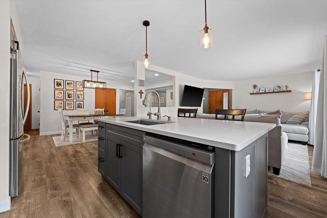 W269S3616 Merrill Hills ROAD, Waukesha, WI 53189