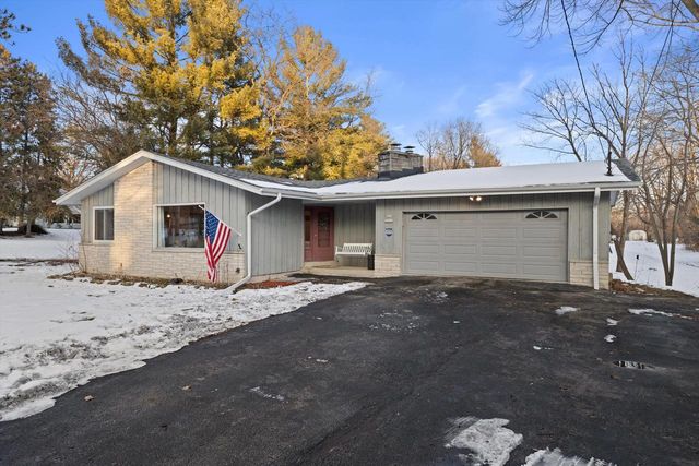 W269S3616 Merrill Hills ROAD, Waukesha, WI 53189