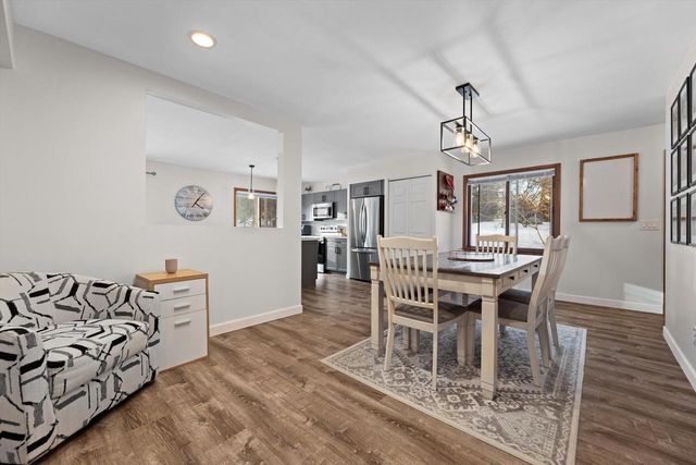 W269S3616 Merrill Hills ROAD, Waukesha, WI 53189