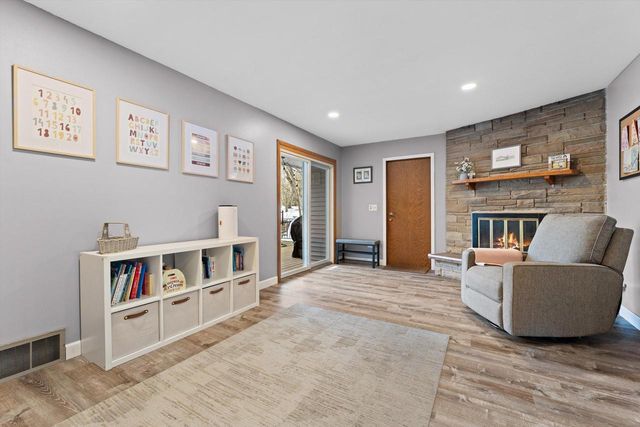 W269S3616 Merrill Hills ROAD, Waukesha, WI 53189