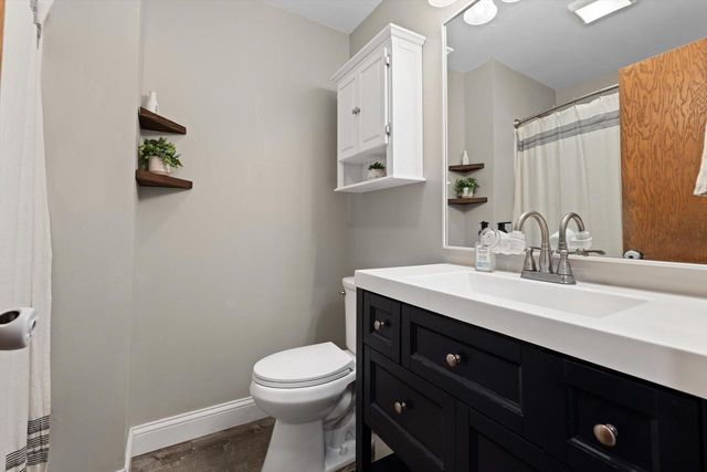 W269S3616 Merrill Hills ROAD, Waukesha, WI 53189