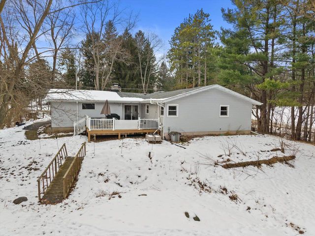 W269S3616 Merrill Hills ROAD, Waukesha, WI 53189