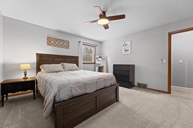 W269S3616 Merrill Hills ROAD, Waukesha, WI 53189