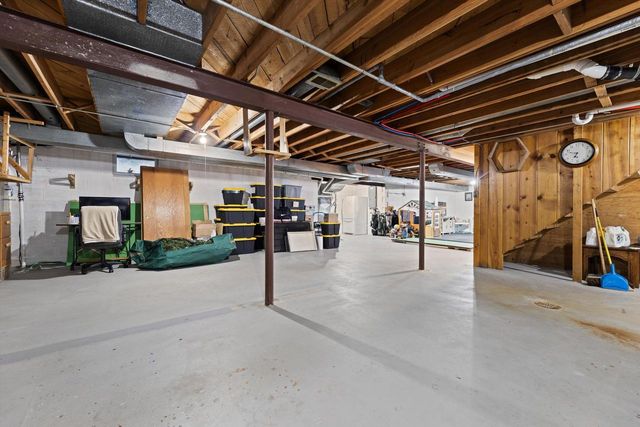 W269S3616 Merrill Hills ROAD, Waukesha, WI 53189