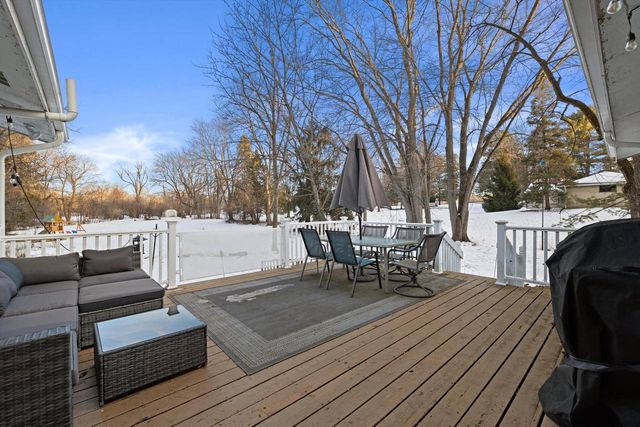 W269S3616 Merrill Hills ROAD, Waukesha, WI 53189