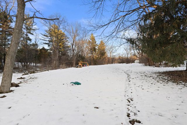 W269S3616 Merrill Hills ROAD, Waukesha, WI 53189