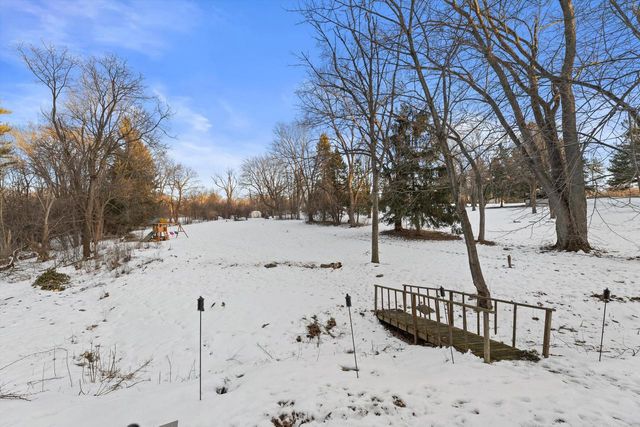 W269S3616 Merrill Hills ROAD, Waukesha, WI 53189