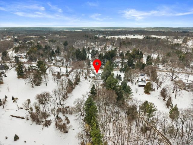 W269S3616 Merrill Hills ROAD, Waukesha, WI 53189