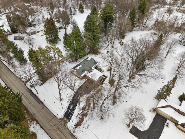 W269S3616 Merrill Hills ROAD, Waukesha, WI 53189