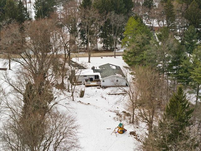 W269S3616 Merrill Hills ROAD, Waukesha, WI 53189