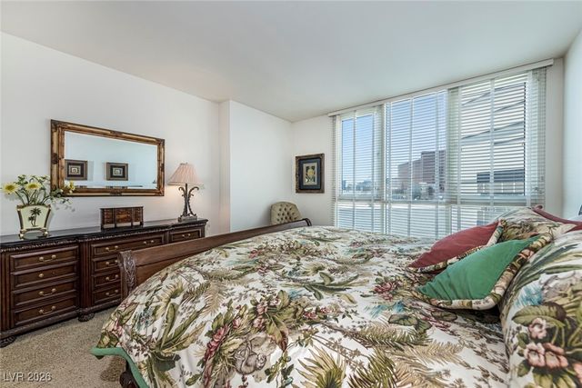 2877 Paradise Road 906, Las Vegas, NV 89109